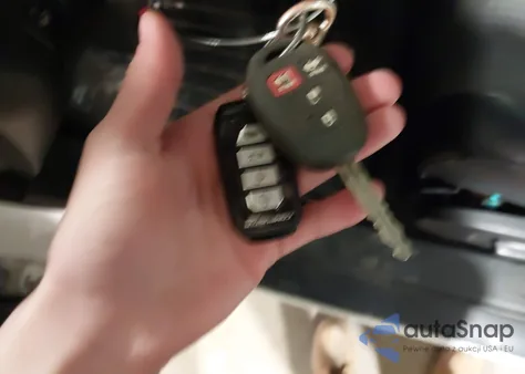 2015 Toyota Highlander Le Plus V6 from USA, damaged, VIN 5TDBKRFH6FS199078